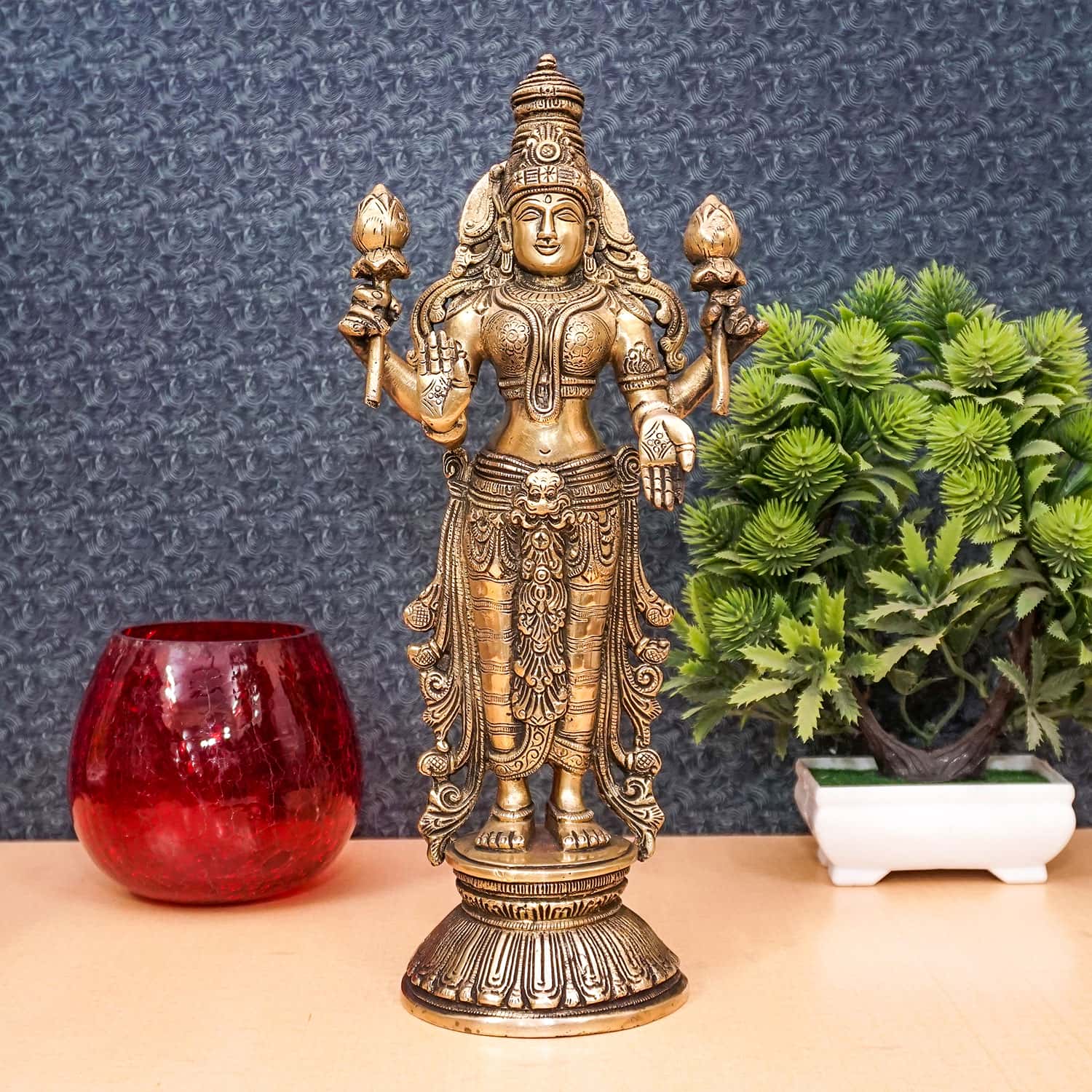 461018_C Laxmi Idol